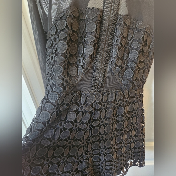 Beautiful Women's Shorts Romper Size medium - Picture 2 of 10